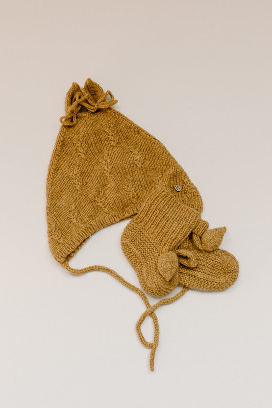 Knitwear Bonnet and Socks Set - Acorn Bunnies